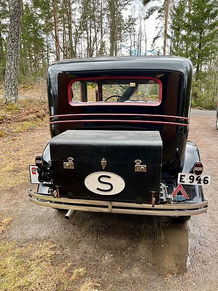 Chevrolet Sedan 6 of 14