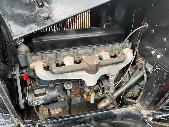 Chevrolet Sedan 7 of 14