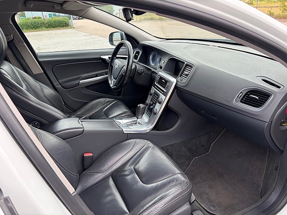 Volvo V60 10 of 11