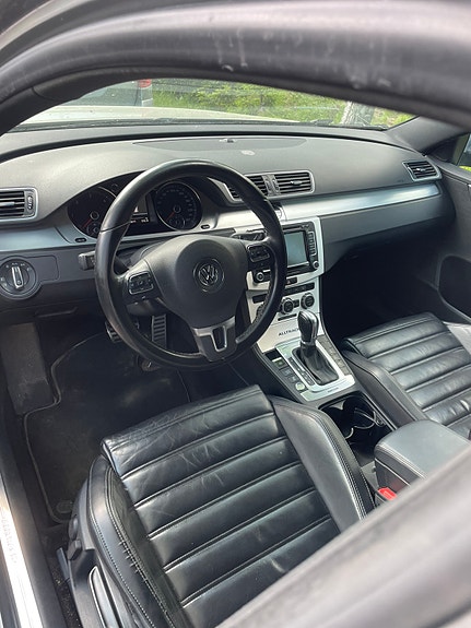 Volkswagen Passat Alltrack 5 of 7