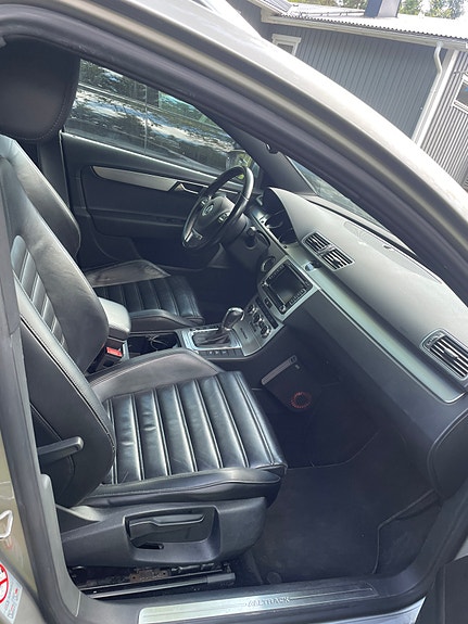 Volkswagen Passat Alltrack 7 of 7