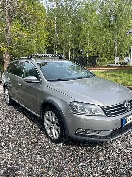 Volkswagen Passat Alltrack 4 of 7