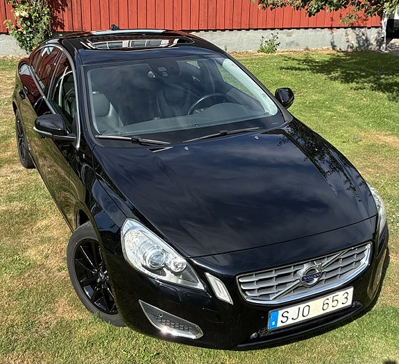 Volvo S60 2 of 5
