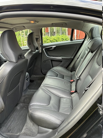 Volvo S60 5 of 5