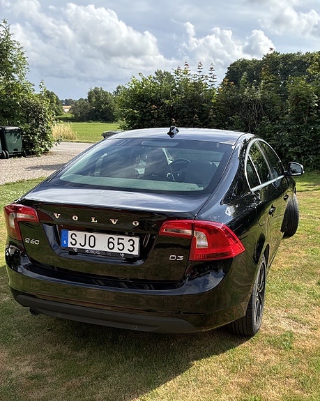 Volvo S60 3 of 5