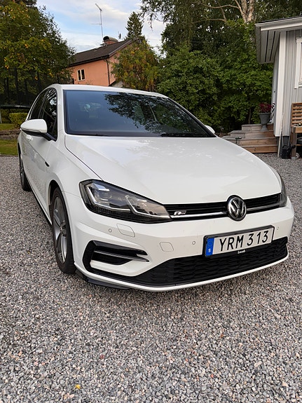 Volkswagen Golf VII 2 of 5