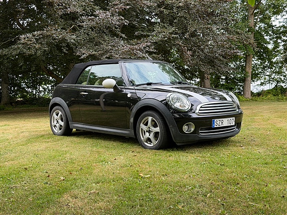 MINI Cooper 2 of 5