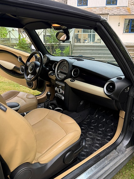 MINI Cooper 5 of 5