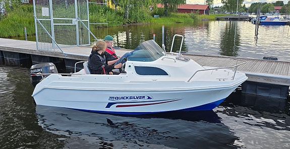 Quicksilver 460 4 of 7