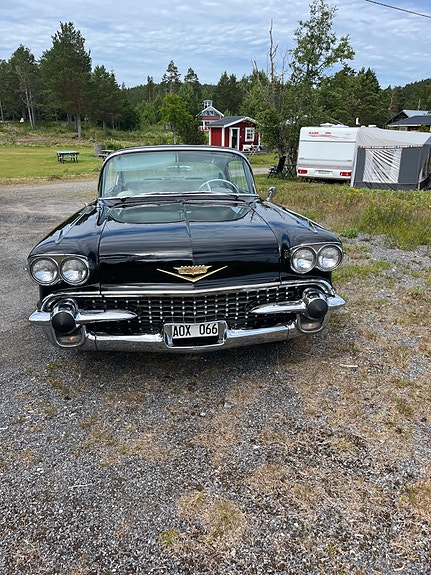 Cadillac Sixty Special 2 of 5