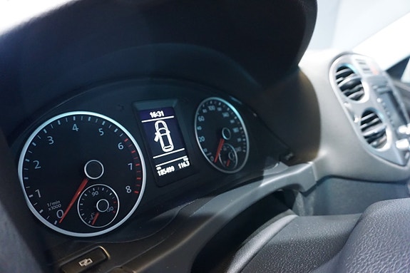 Volkswagen Tiguan 12 of 16