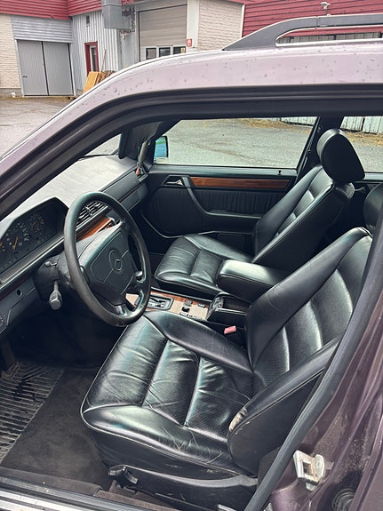 Mercedes-Benz 320 TE 5 of 5