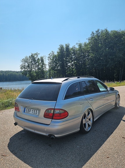 Mercedes-Benz E280 5 of 5