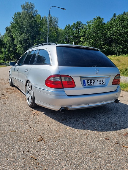 Mercedes-Benz E280 4 of 5