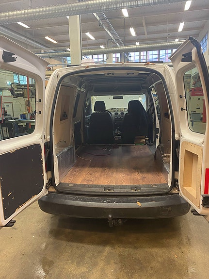 Volkswagen Caddy Maxi 19 of 25