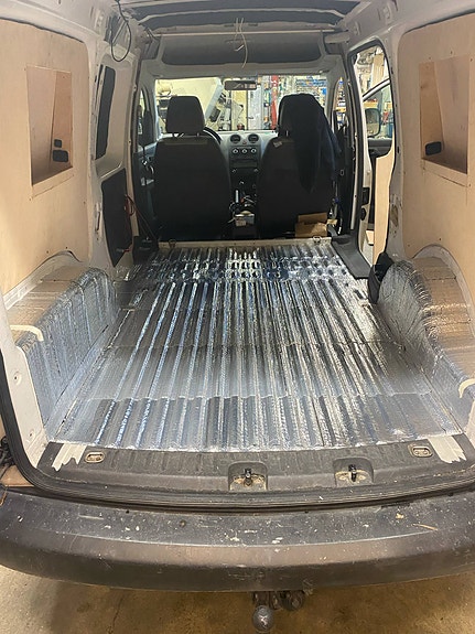 Volkswagen Caddy Maxi 18 of 25