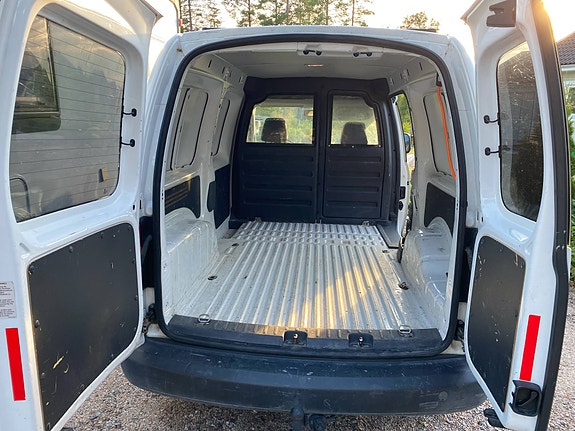 Volkswagen Caddy Maxi 24 of 25