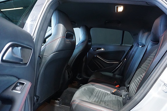 Mercedes-Benz CLA200 d 10 of 16