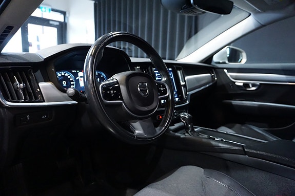 Volvo V90 13 of 18