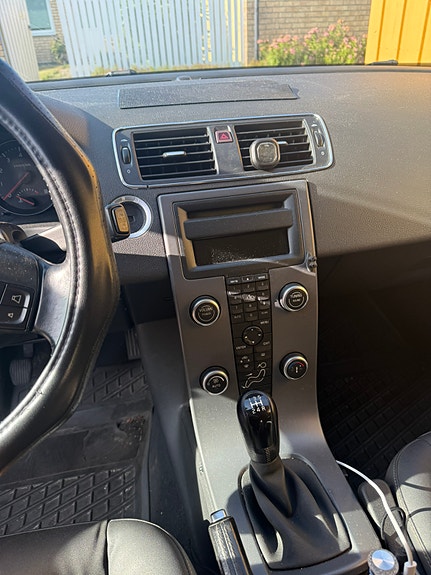 Volvo V50 4 of 5