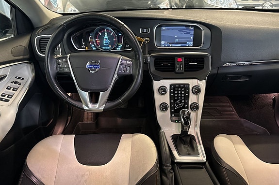Volvo V40 Cross Country 21 of 21