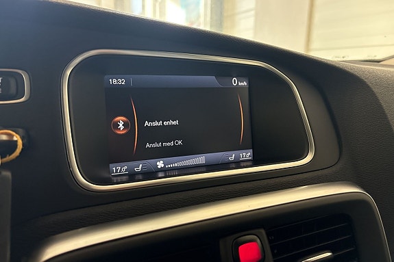 Volvo V40 Cross Country 15 of 21