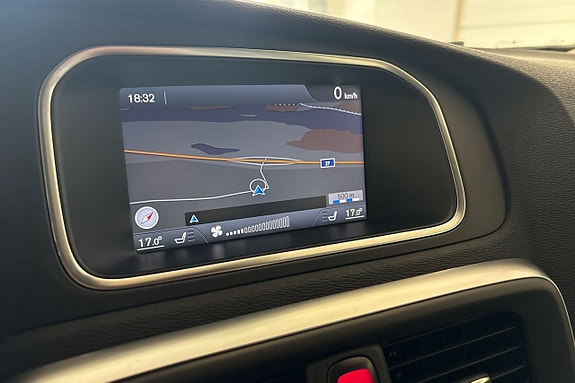 Volvo V40 Cross Country 16 of 21