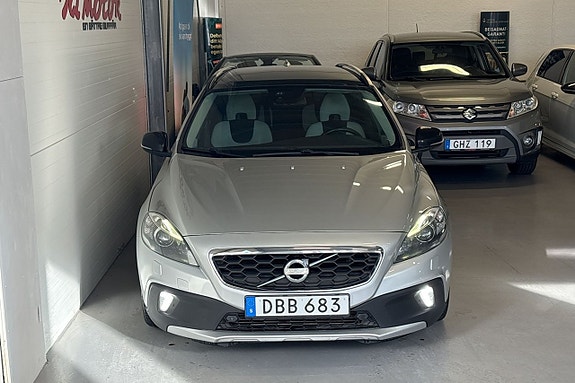 Volvo V40 Cross Country 4 of 5
