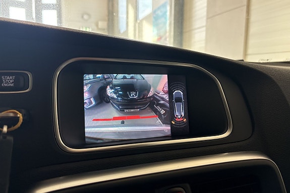 Volvo V40 Cross Country 17 of 21
