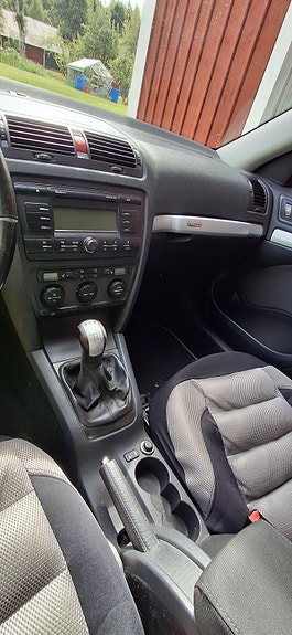 Skoda Octavia Scout 4 of 5
