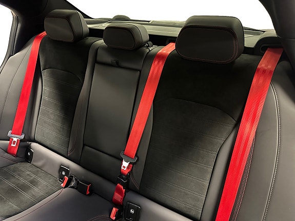 Alfa Romeo Giulia Quadrifoglio 15 of 16