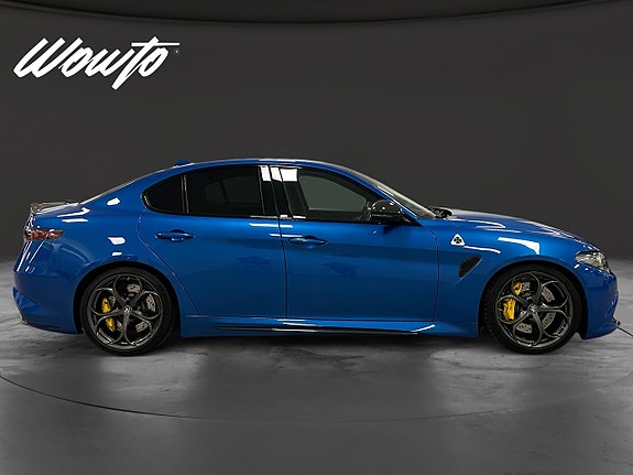 Alfa Romeo Giulia Quadrifoglio 3 of 16