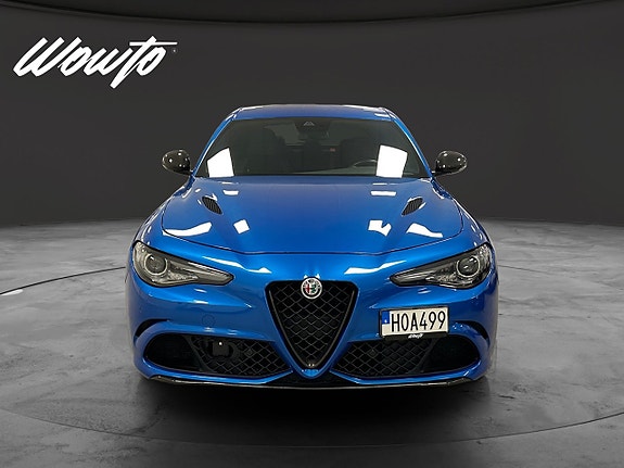 Alfa Romeo Giulia Quadrifoglio 2 of 16
