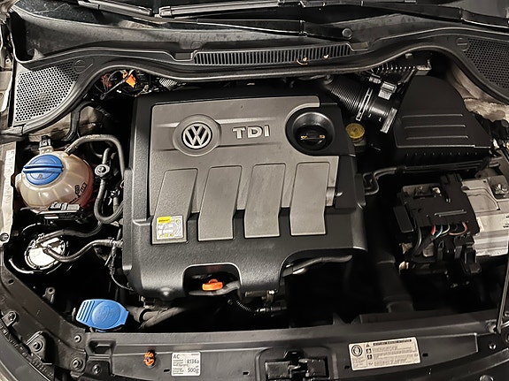 Volkswagen Polo 2 of 5