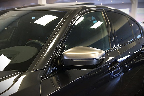 BMW M550i 9 of 30