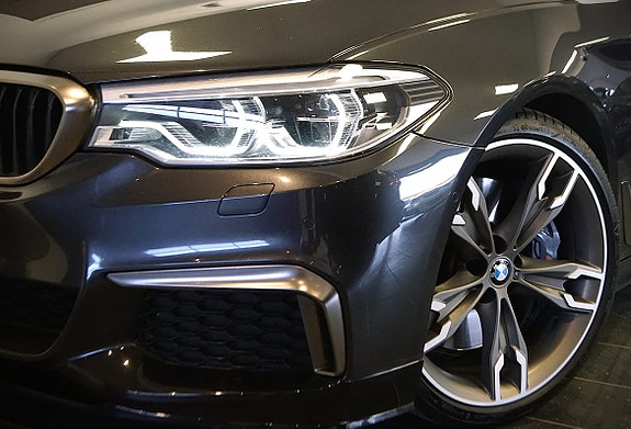 BMW M550i 7 of 30