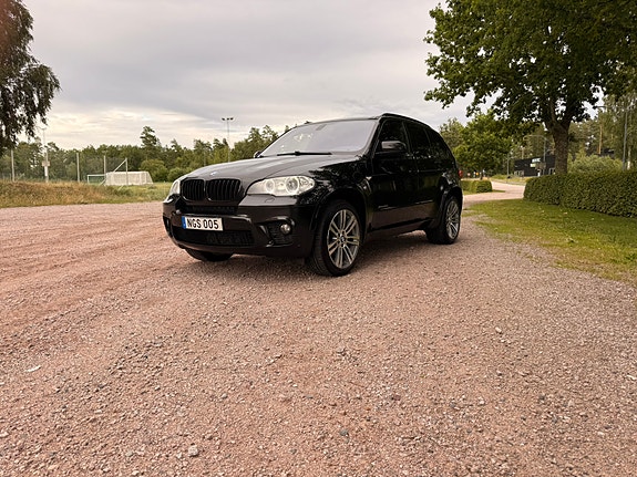 BMW X5 2 of 7