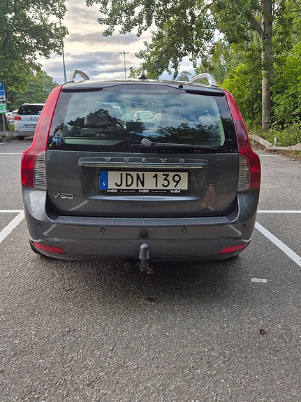 Volvo V50 3 of 9