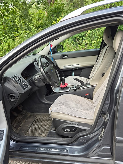 Volvo V50 7 of 9