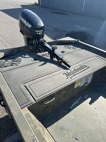 Tracker Grizzly 1648 Jon Evinrude E-Tec 40hk 5 of 5