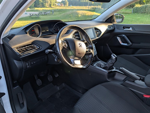 Peugeot 308 SW 5 of 5