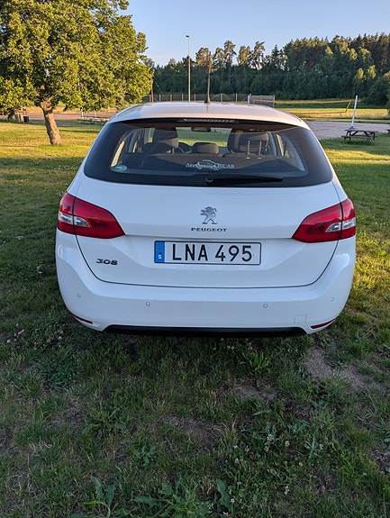 Peugeot 308 SW 3 of 5