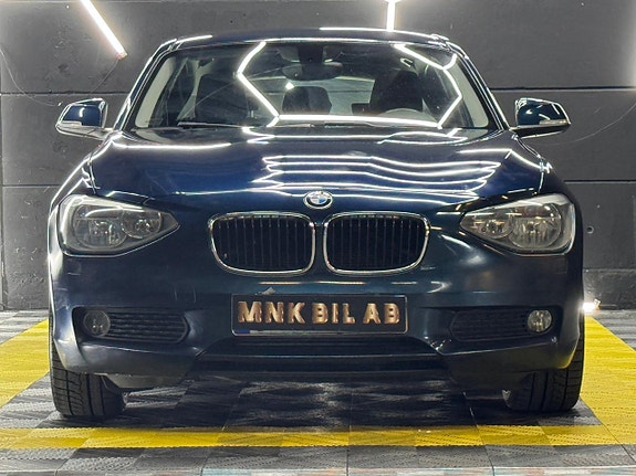 BMW 118d 3 of 5