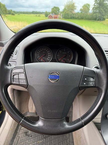 Volvo V50 5 of 5