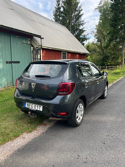 Dacia Sandero 3 of 5