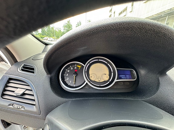 Renault Megane III 9 of 11