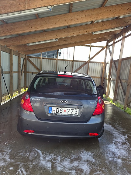 Kia Ceed 2 of 5