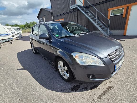 Kia Ceed 6 of 8
