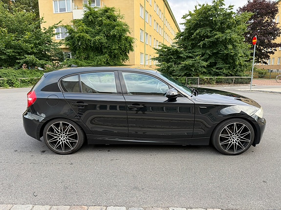 BMW 120d 3 of 9