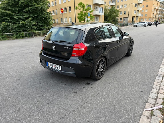BMW 120d 4 of 9